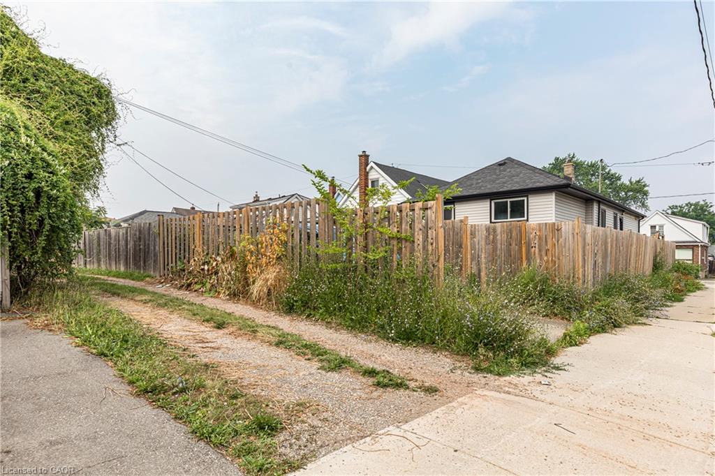 118 Julian Avenue Property Photo 41