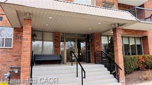 207-300 Keats Way Property Photo 1