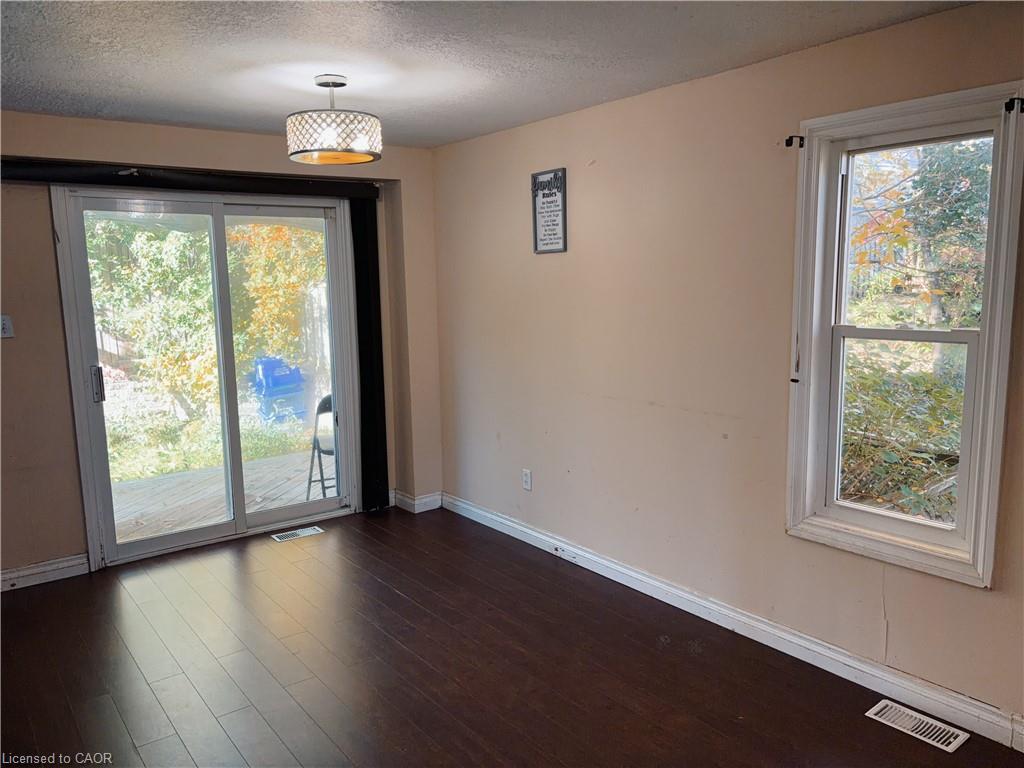659 Basswood Street Property Photo 6