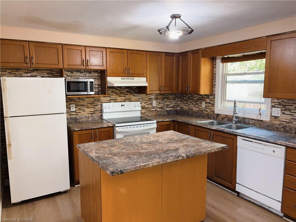 659 Basswood Street Property Photo 7