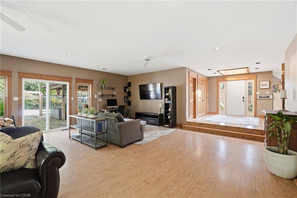 5849 Fifth Line Property Photo 10