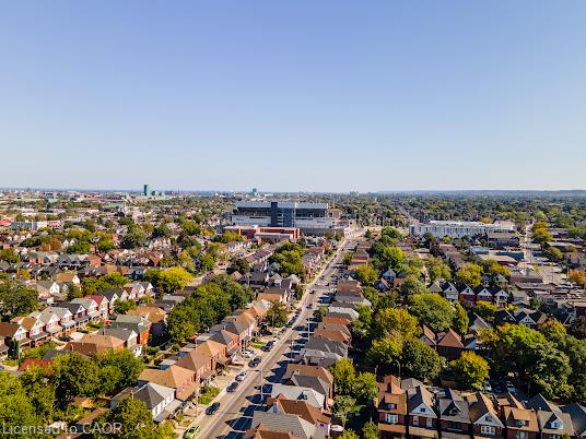 35 Sherman Avenue N Property Photo 6