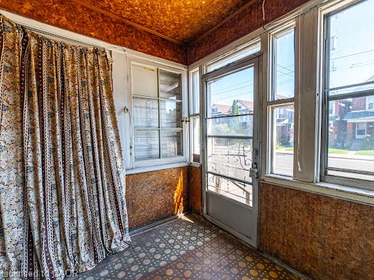 35 Sherman Avenue N Property Photo 7