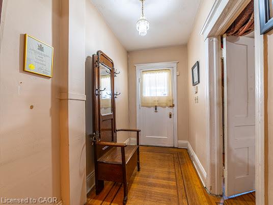35 Sherman Avenue N Property Photo 8