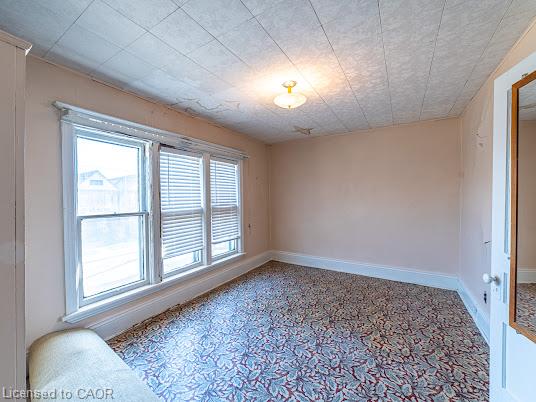 35 Sherman Avenue N Property Photo 20