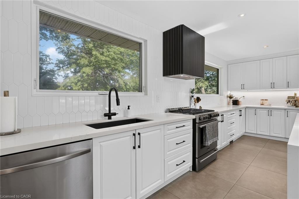 9 Leslie Drive Property Photo 14