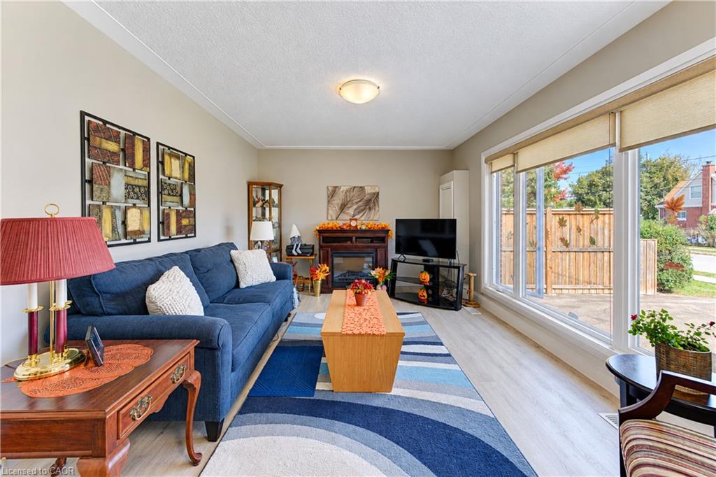 87 Bond Street Property Photo 7