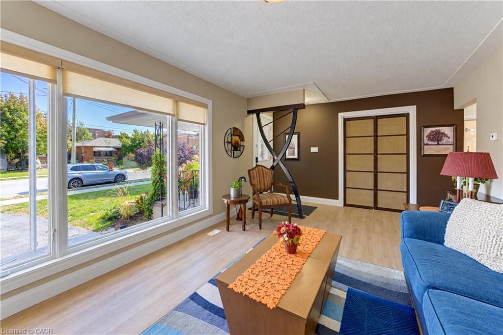 87 Bond Street Property Photo 8