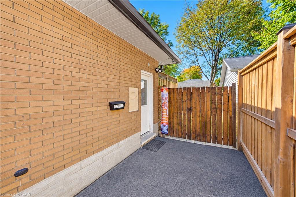 87 Bond Street Property Photo 47