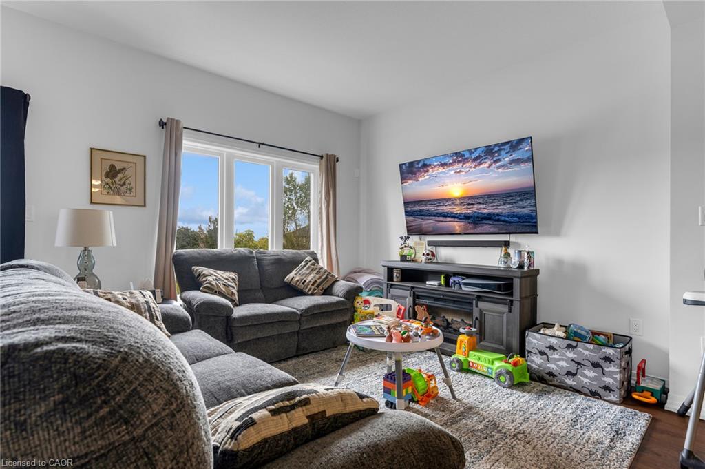 4879 Connor Drive Property Photo 4