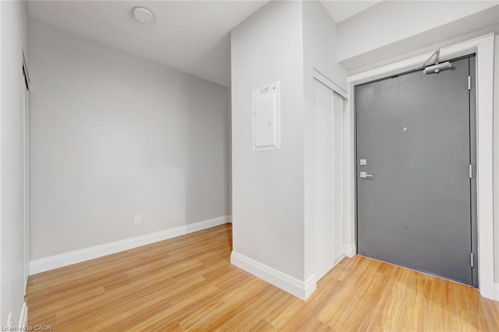 207-1 Wellington Street Property Photo 5