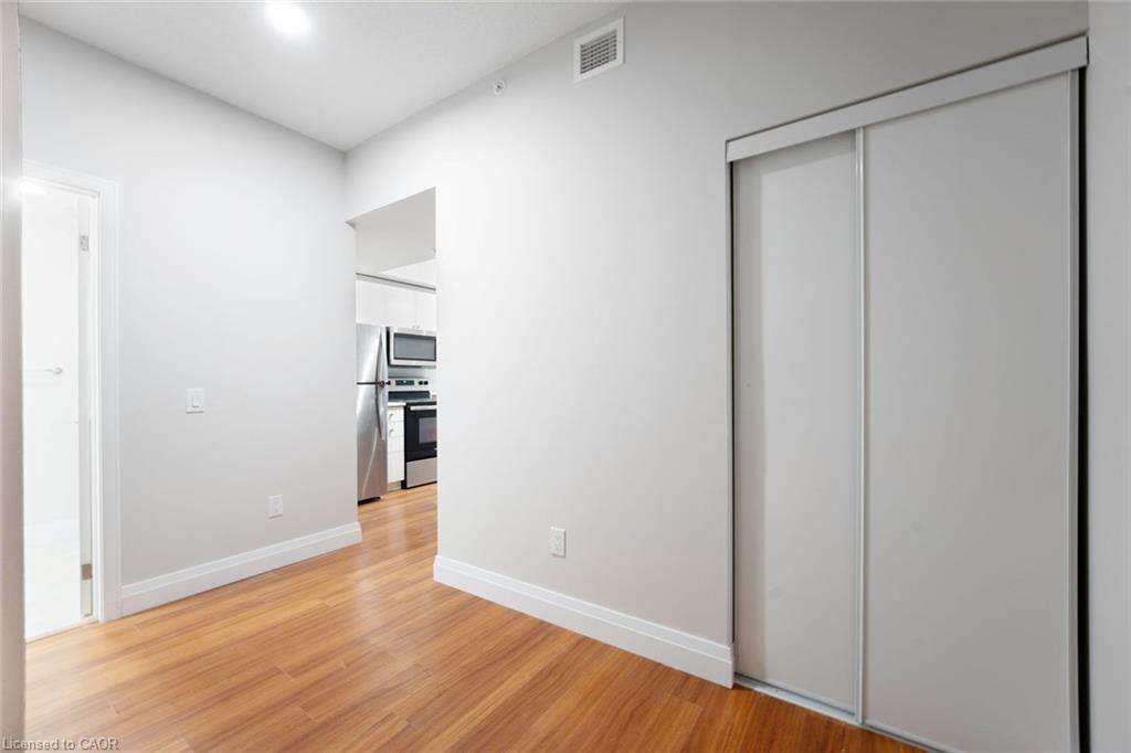 207-1 Wellington Street Property Photo 6