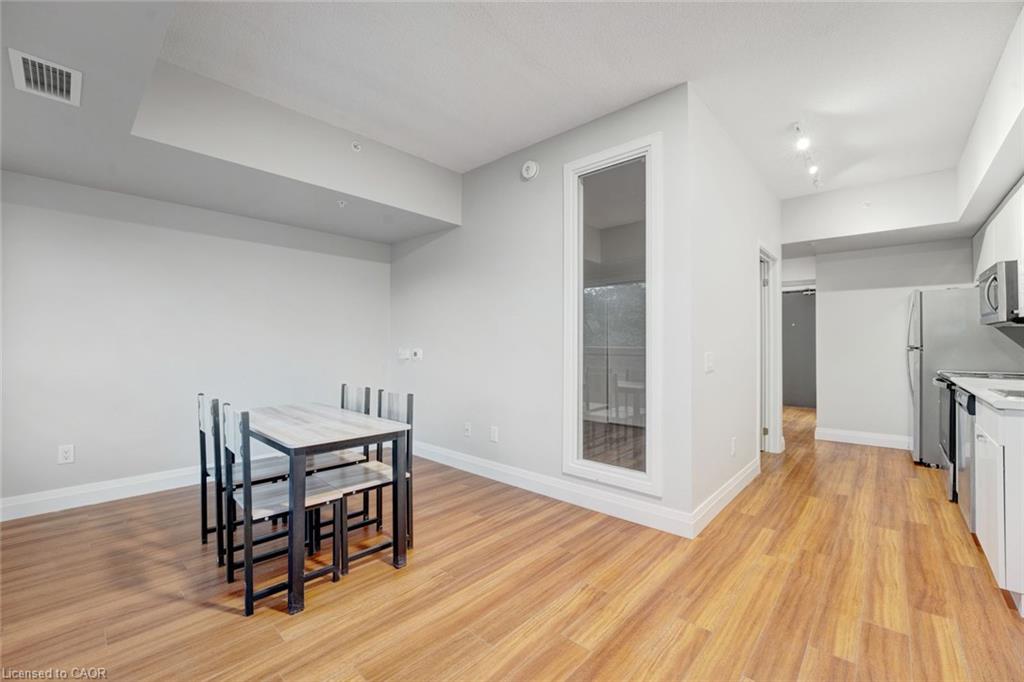 207-1 Wellington Street Property Photo 12