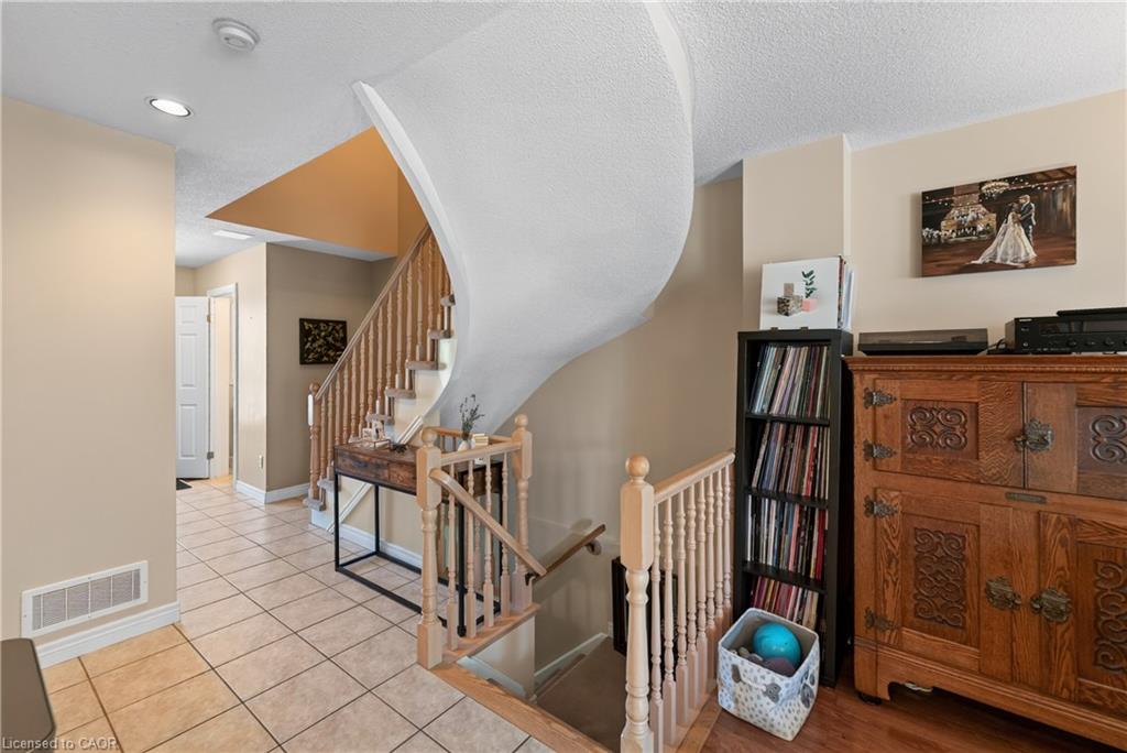 11 Elderberry Avenue Property Photo 31
