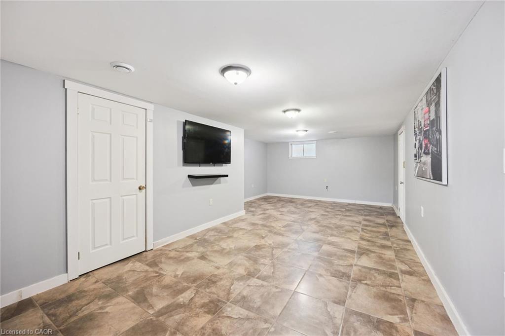 15 Emma Street Property Photo 17