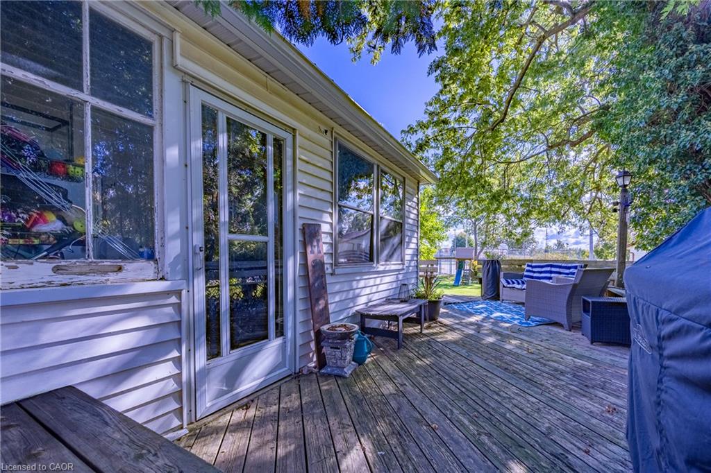 2018 Main Street S Property Photo 4