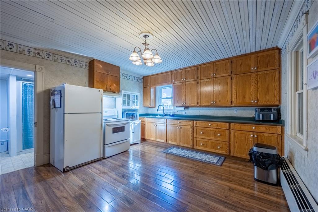 2018 Main Street S Property Photo 13