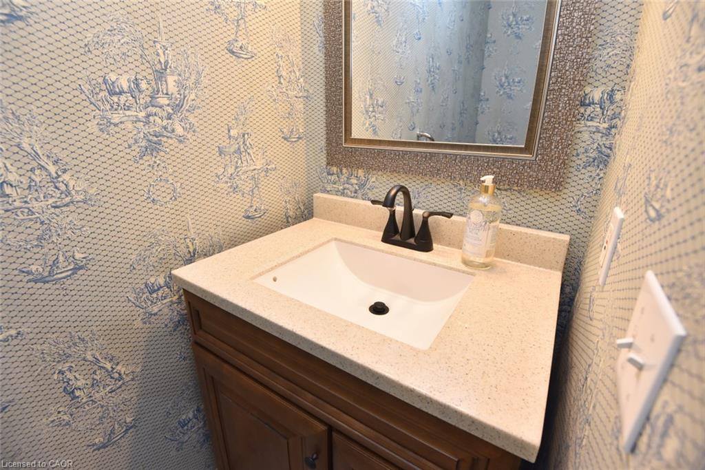 157 Silverbirch Boulevard Property Photo 9