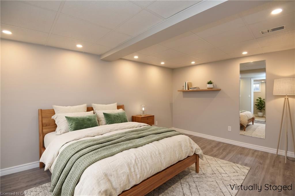 157 Silverbirch Boulevard Property Photo 16
