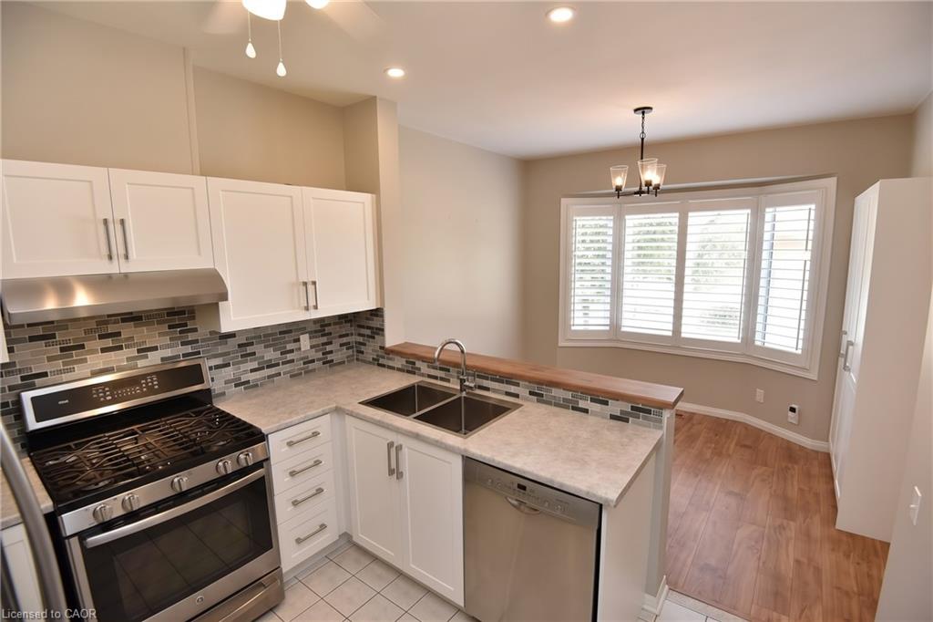 157 Silverbirch Boulevard Property Photo 31