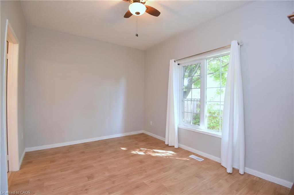 157 Silverbirch Boulevard Property Photo 34
