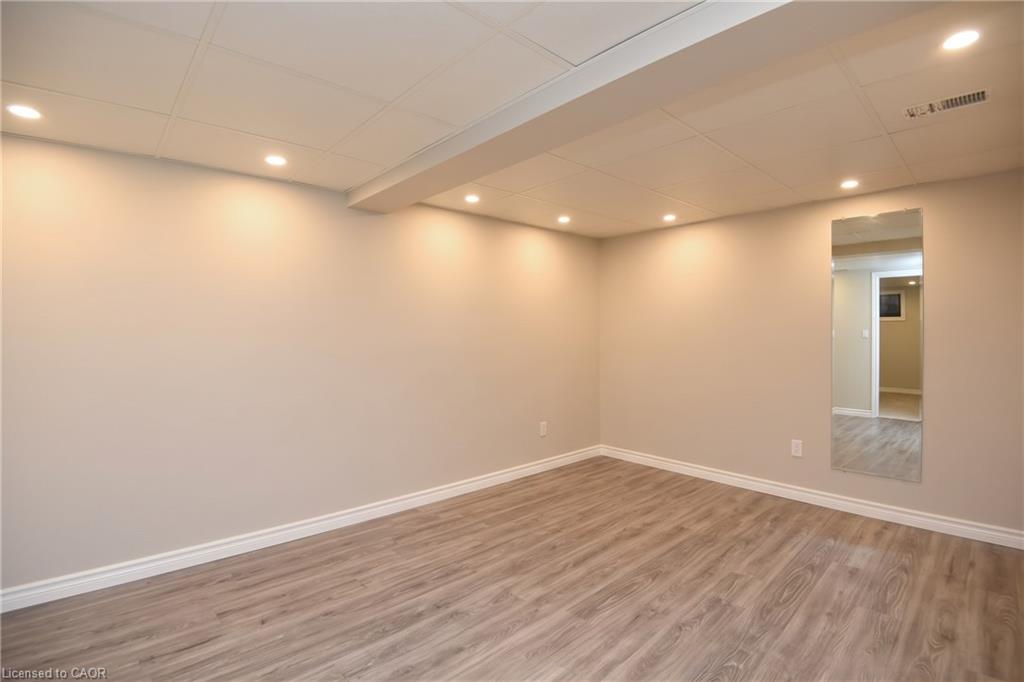 157 Silverbirch Boulevard Property Photo 37