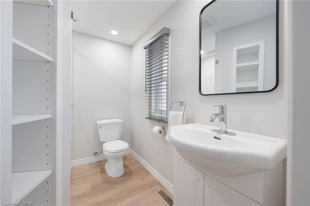 345 Macnab Street N Property Photo 5