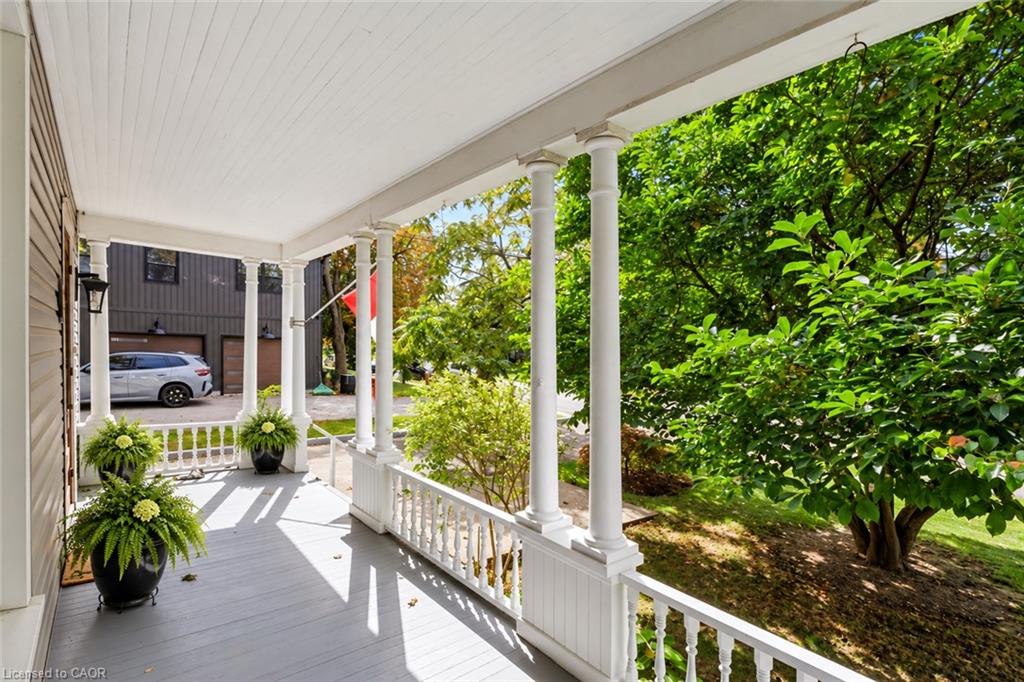 4245 William Street Property Photo 3