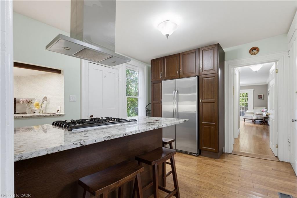 4245 William Street Property Photo 14