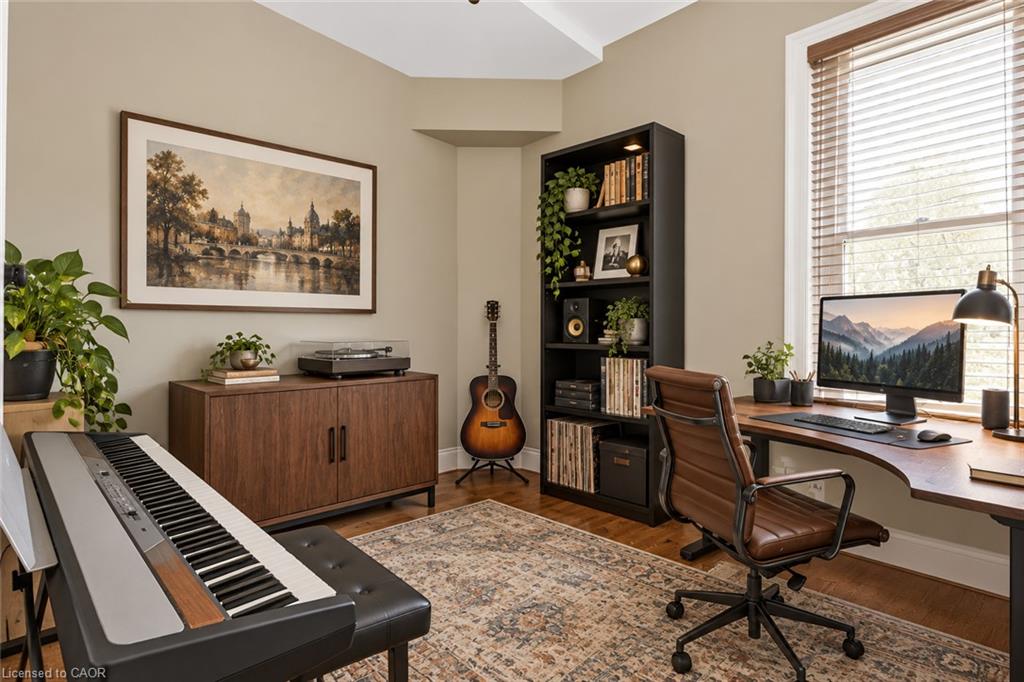 4245 William Street Property Photo 17