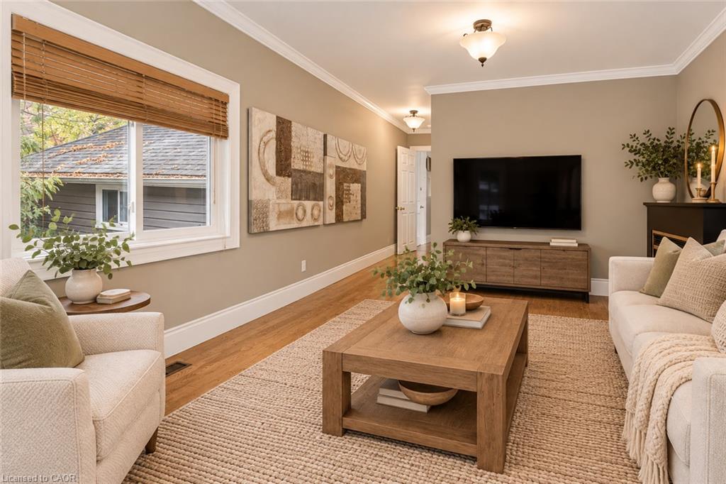 4245 William Street Property Photo 18