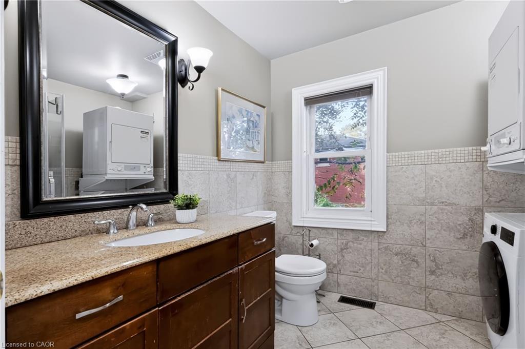 4245 William Street Property Photo 20