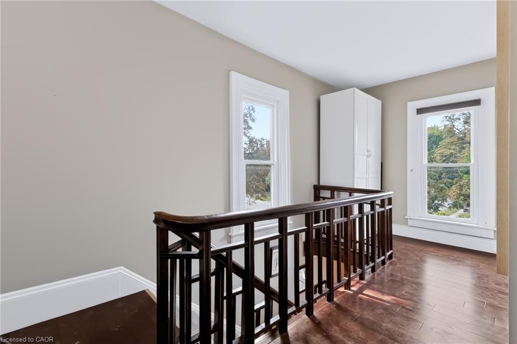 4245 William Street Property Photo 23