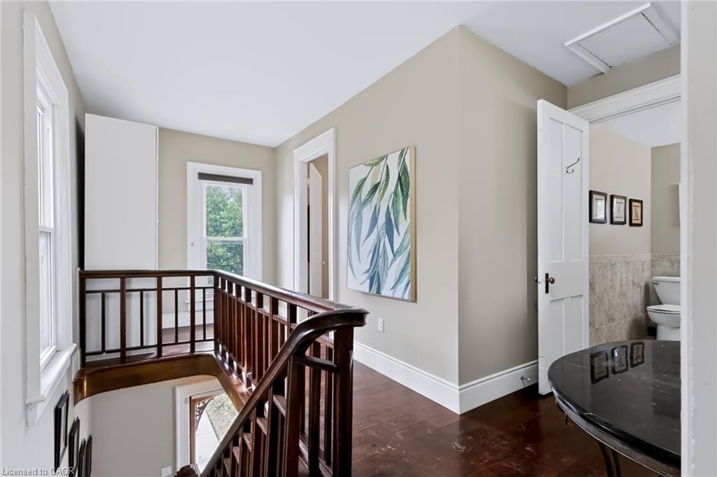 4245 William Street Property Photo 24