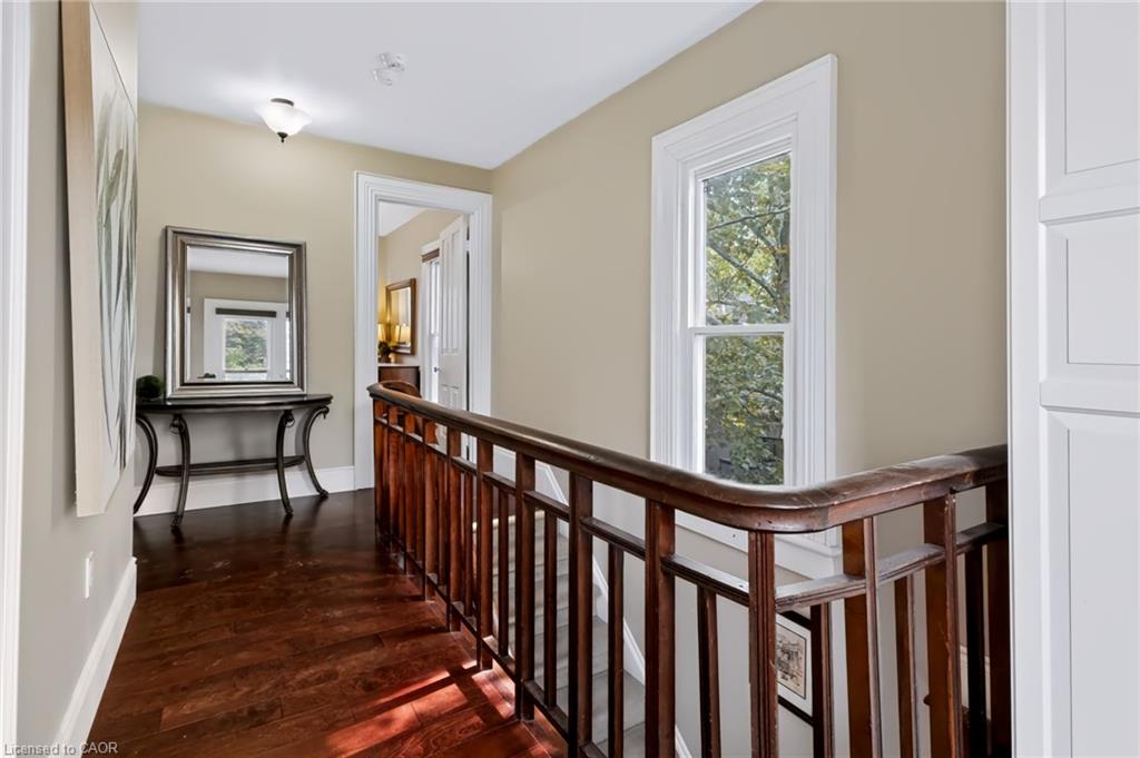 4245 William Street Property Photo 27