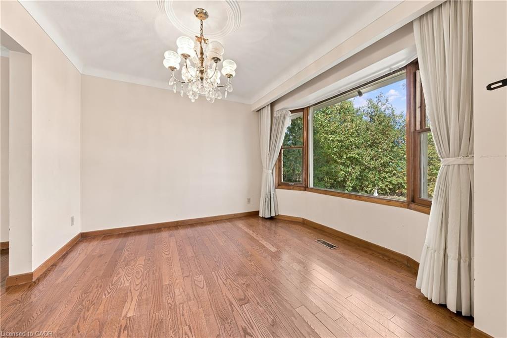 2429 Redfern Road Property Photo 4