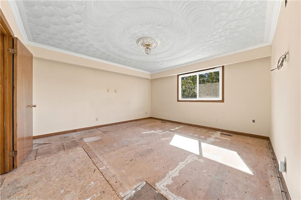 2429 Redfern Road Property Photo 7
