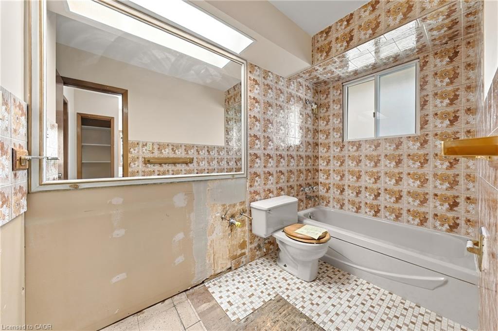 2429 Redfern Road Property Photo 8