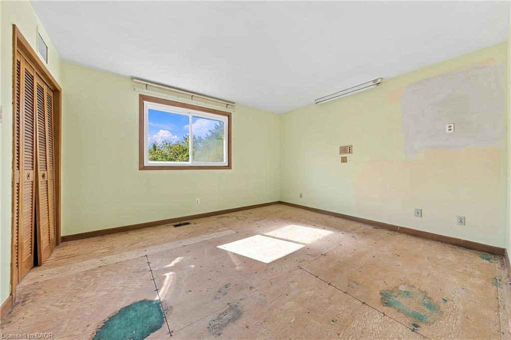 2429 Redfern Road Property Photo 9