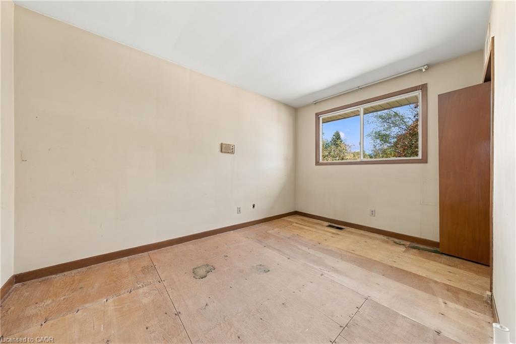 2429 Redfern Road Property Photo 10