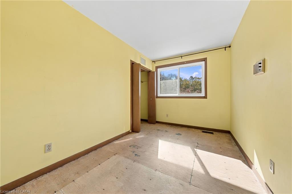 2429 Redfern Road Property Photo 12