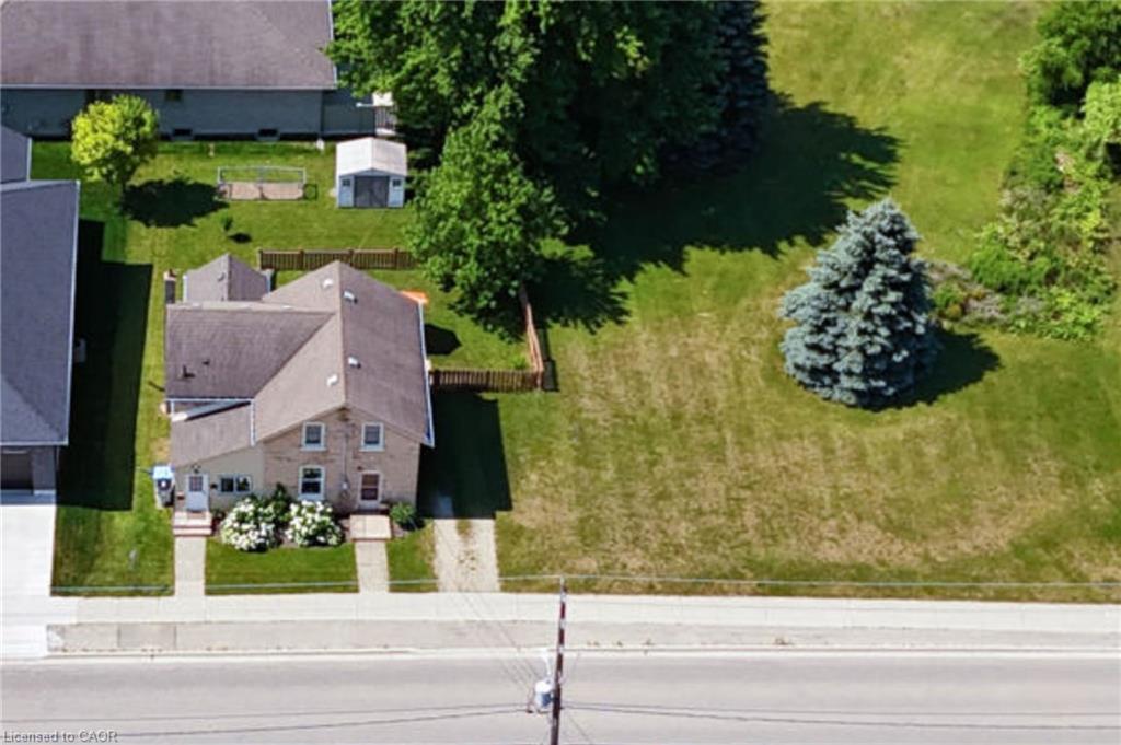 520 Elma Street W Property Photo 2