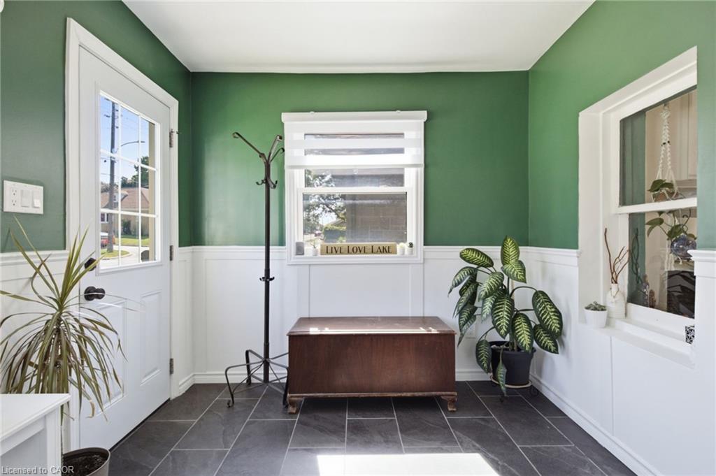 520 Elma Street W Property Photo 15