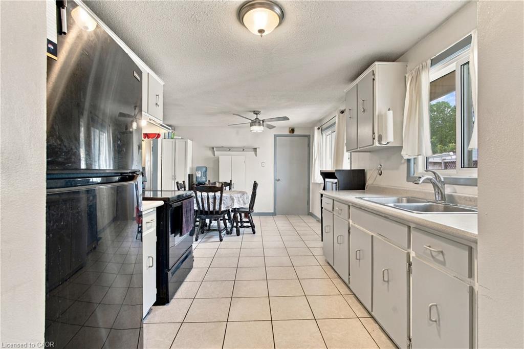 135 Cedarhill Crescent Property Photo 11
