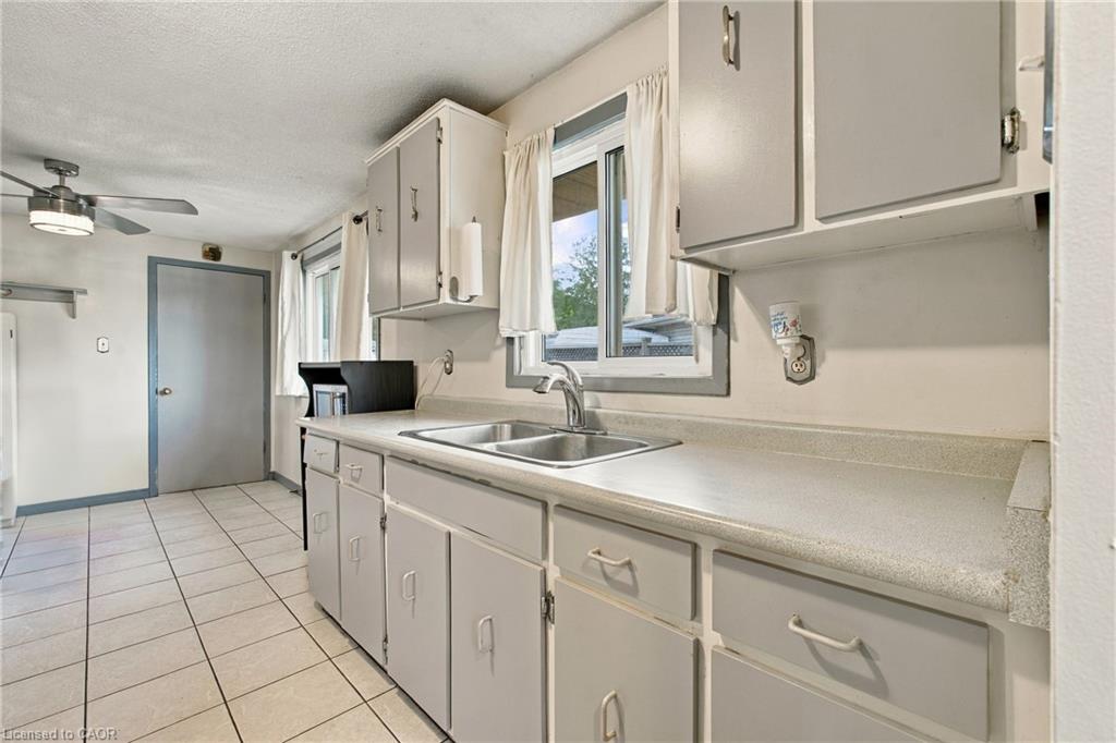 135 Cedarhill Crescent Property Photo 12