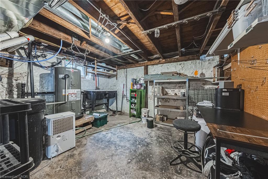 103 Courtney Street Property Photo 32