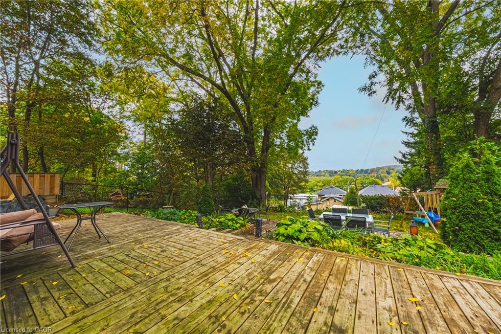 103 Courtney Street Property Photo 35