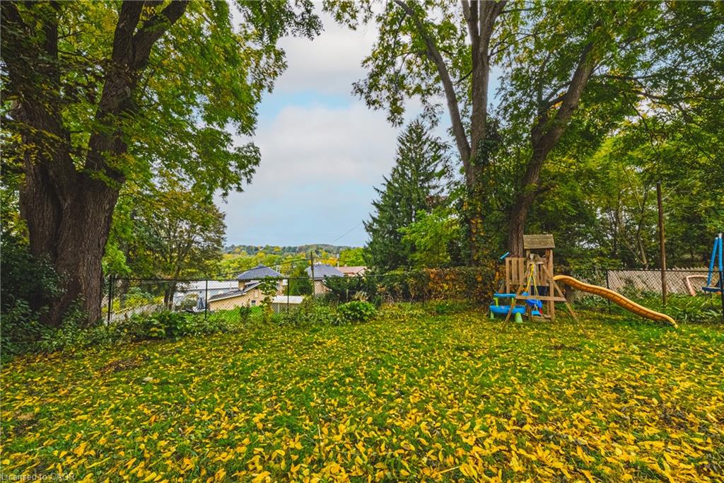 103 Courtney Street Property Photo 38