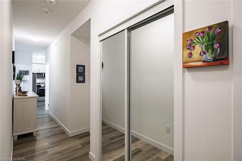 602-470 Dundas Street Property Photo 17