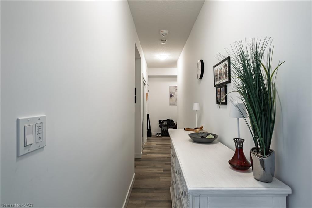 602-470 Dundas Street Property Photo 18